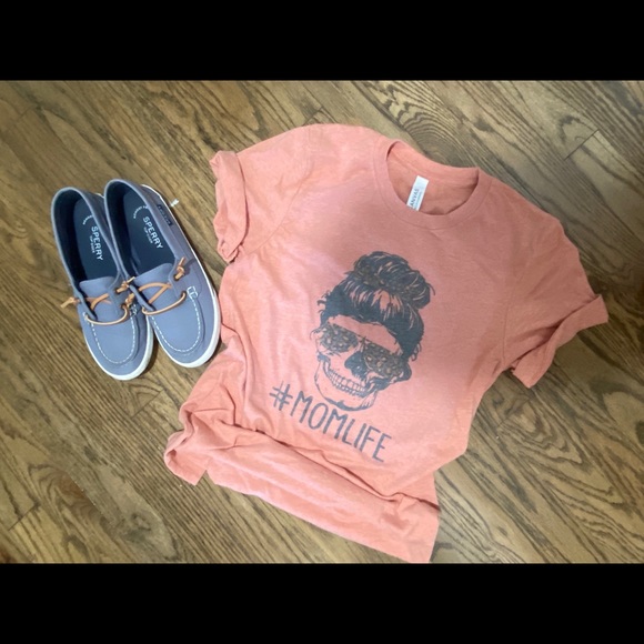 #MOMLIFE tshirt - Picture 1 of 1
